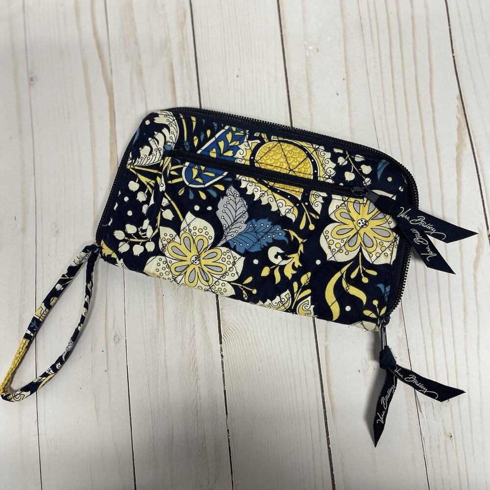 Gently Used Vera Bradley Wristlet Wallet Small Purse Ellie Blue Pattern